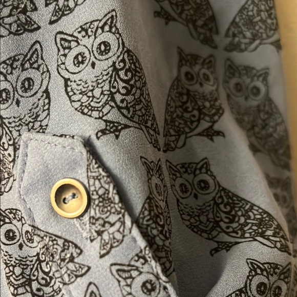 Reitmans Blue Notched Collar Blouse with Buttoned Sleeves - Picture 8 of 10